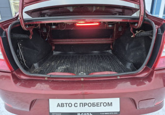 Подержанный автомобиль Renault Logan Sedan 2011 года (14 фото)