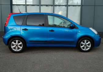 Подержанный автомобиль Nissan Note 2007 года (5 фото)