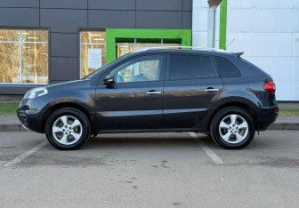 Подержанный автомобиль Renault Koleos 2013 года (8 фото)