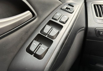 Подержанный автомобиль Hyundai ix35 2011 года (14 фото)