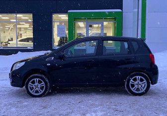 Подержанный автомобиль Chevrolet Aveo Hatchback 2008 года (7 фото)