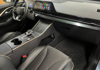 Подержанный автомобиль Omoda C5 2022 года (12 фото)