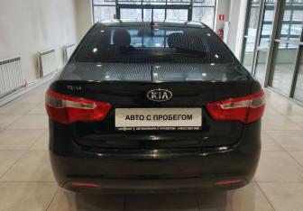 Подержанный автомобиль Kia Rio Sedan 2013 года (6 фото)