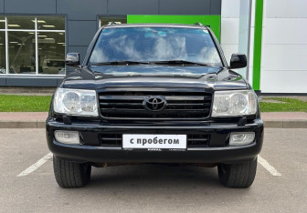 Подержанный автомобиль Toyota Land Cruiser Suv 2006 года (2 фото)