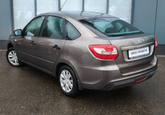 Подержанный автомобиль LADA (ВАЗ) Granta Liftback 2019 года (8 фото)