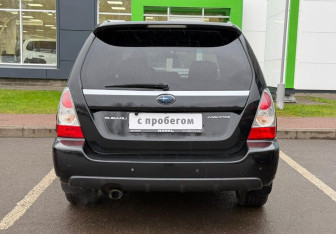 Подержанный автомобиль Subaru Forester Suv 2007 года (6 фото)