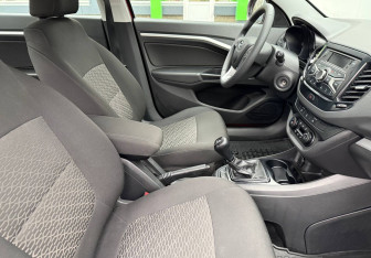 Подержанный автомобиль LADA (ВАЗ) Vesta Sedan 2018 года (9 фото)