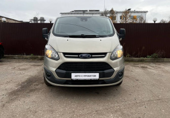 Подержанный автомобиль Ford Tourneo Custom 2017 года (2 фото)