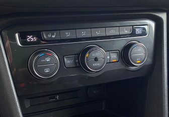 Подержанный автомобиль Volkswagen Tiguan 2017 года (16 фото)