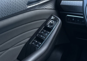 Подержанный автомобиль Haval F7x 2023 года (17 фото)