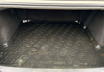 Подержанный автомобиль Renault Fluence 2013 года (15 фото)