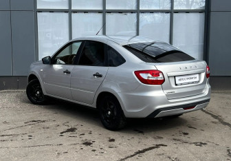 Подержанный автомобиль LADA (ВАЗ) Granta Liftback 2019 года (6 фото)