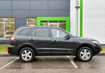 Подержанный автомобиль Hyundai Santa Fe 2009 года (4 фото)