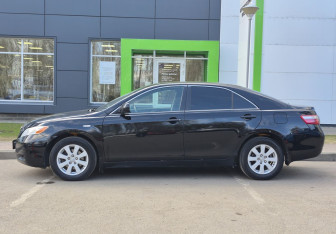Подержанный автомобиль Toyota Camry Sedan 2006 года (8 фото)