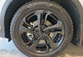 Подержанный автомобиль Geely Coolray 2023 года (11 фото)