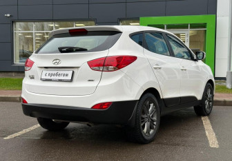Подержанный автомобиль Hyundai ix35 2014 года (5 фото)