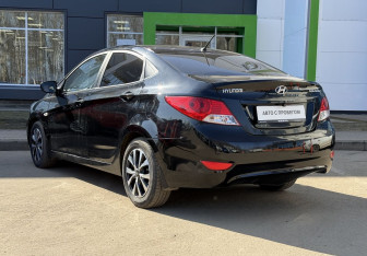 Подержанный автомобиль Hyundai Solaris Sedan 2013 года (7 фото)