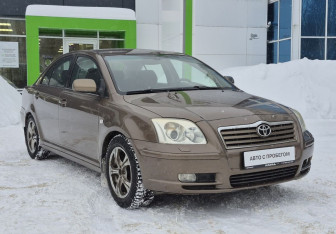 Подержанный автомобиль Toyota Avensis Wagon 2005 года (3 фото)
