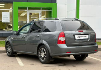 Подержанный автомобиль Chevrolet Lacetti Wagon 2012 года (7 фото)
