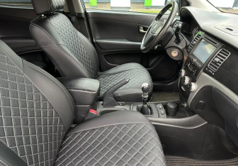 Подержанный автомобиль SsangYong Actyon 2012 года (10 фото)