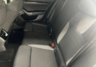 Подержанный автомобиль Skoda Octavia Liftback 2021 года (11 фото)