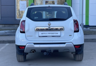 Подержанный автомобиль Renault Duster 2017 года (6 фото)