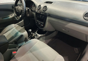 Подержанный автомобиль Chevrolet Lacetti Hatchback 2011 года (11 фото)