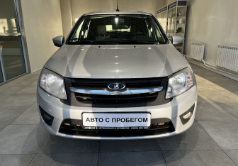 Подержанный автомобиль LADA (ВАЗ) Granta Liftback 2015 года (2 фото)