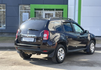 Подержанный автомобиль Renault Duster 2014 года (5 фото)