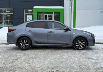 Подержанный автомобиль Kia Rio Sedan 2017 года (4 фото)