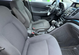 Подержанный автомобиль Chevrolet Orlando 2014 года (10 фото)