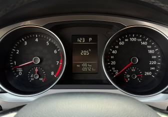 Подержанный автомобиль Volkswagen Jetta Sedan 2017 года (12 фото)