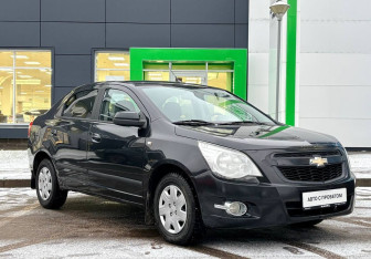 Подержанный автомобиль Chevrolet Cobalt Sedan 2013 года (3 фото)