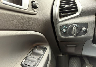 Подержанный автомобиль Ford EcoSport 2016 года (15 фото)