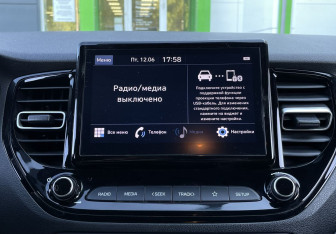 Подержанный автомобиль Hyundai Solaris Sedan 2021 года (15 фото)