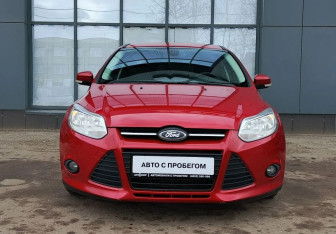 Подержанный автомобиль Ford Focus Hatchback 2011 года (3 фото)