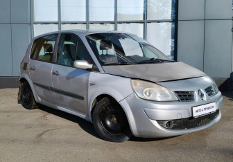 Подержанный автомобиль Renault Scenic 2006 года (2 фото)