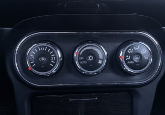 Подержанный автомобиль Mitsubishi Lancer Sedan 2011 года (14 фото)