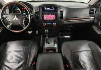 Подержанный автомобиль Mitsubishi Pajero 2008 года (9 фото)