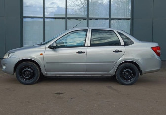Подержанный автомобиль LADA (ВАЗ) Granta Sedan 2014 года (7 фото)