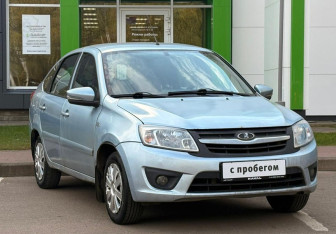 Подержанный автомобиль LADA (ВАЗ) Granta Liftback 2015 года (3 фото)