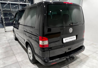 Подержанный автомобиль Volkswagen Multivan 2006 года (8 фото)