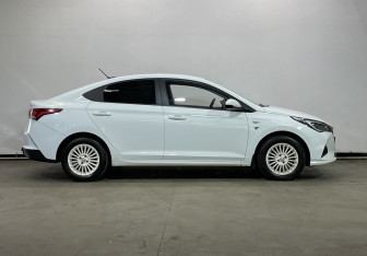 Подержанный автомобиль Hyundai Solaris Sedan 2020 года (4 фото)