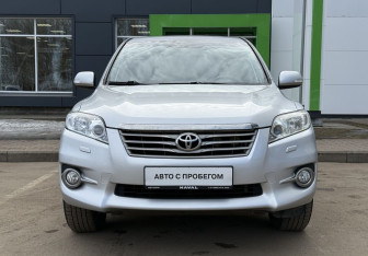 Подержанный автомобиль Toyota RAV4 2010 года (2 фото)