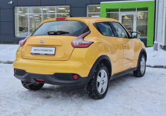 Подержанный автомобиль Nissan Juke 2014 года (5 фото)