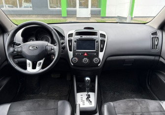 Подержанный автомобиль Kia Ceed Wagon 2010 года (9 фото)