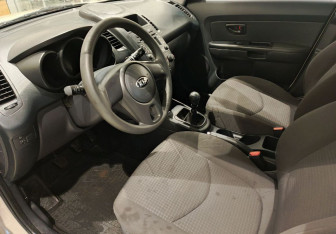 Подержанный автомобиль Kia Soul 2013 года (8 фото)