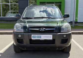 Подержанный автомобиль Hyundai Tucson 2008 года (2 фото)