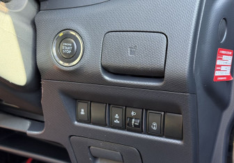 Подержанный автомобиль Mitsubishi Delica D:2 Compactvan 2015 года (14 фото)