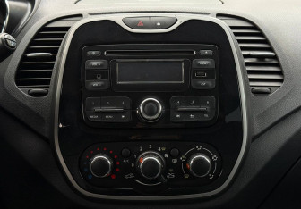 Подержанный автомобиль Renault Kaptur 2017 года (14 фото)